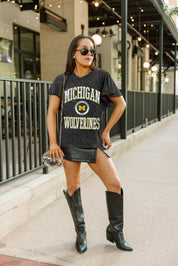 MICHIGAN WOLVERINES VICTORY MODE FLUTTER SLEEVE TEE IN BLACK