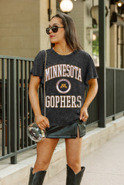 MINNESOTA GOLDEN GOPHERS VICTORY MODE FLUTTER SLEEVE TEE IN BLACK
