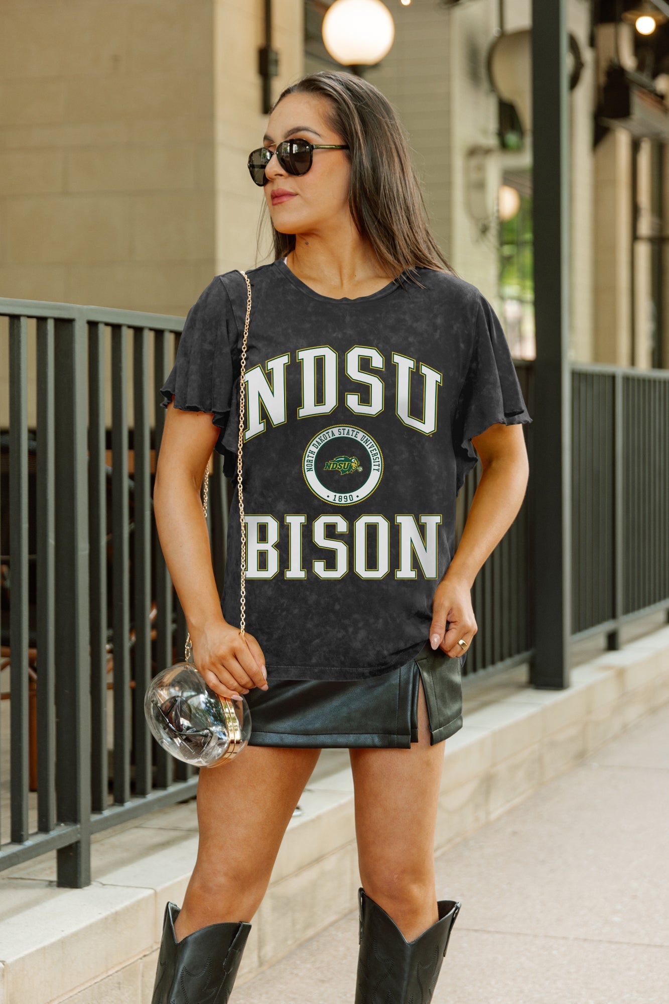NORTH DAKOTA STATE BISON VICTORY MODE FLUTTER SLEEVE TEE IN BLACK