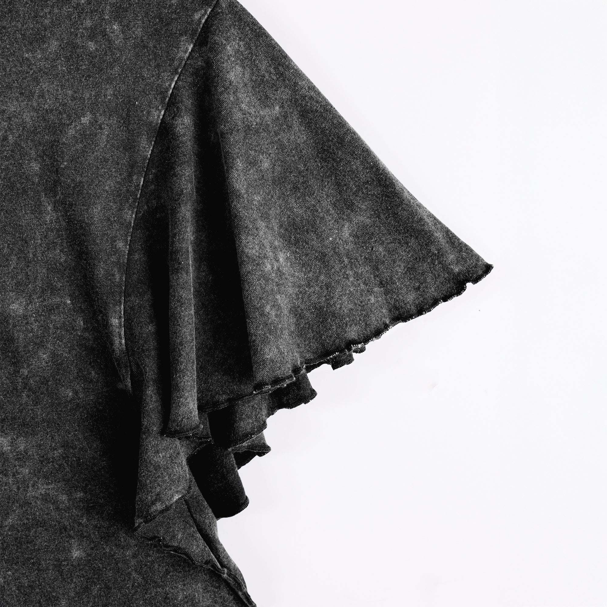 NORTH CAROLINA TAR HEELS VICTORY MODE FLUTTER SLEEVE TEE IN BLACK