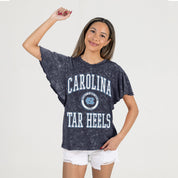 NORTH CAROLINA TAR HEELS VICTORY MODE FLUTTER SLEEVE TEE IN NAVY