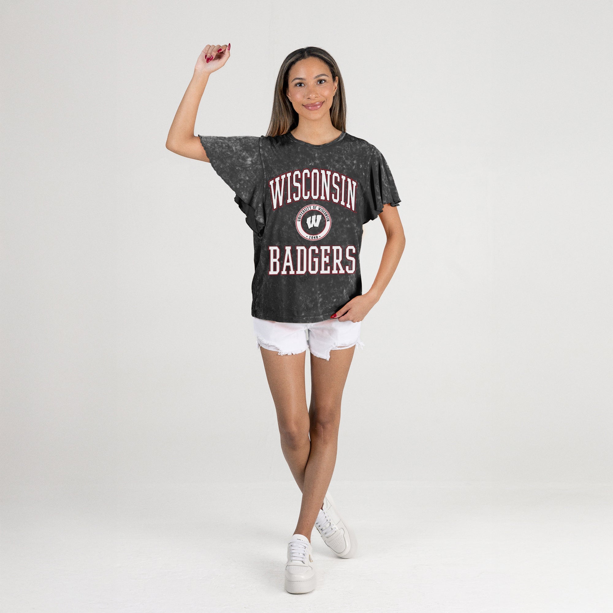 WISCONSIN BADGERS VICTORY MODE FLUTTER SLEEVE TEE IN BLACK