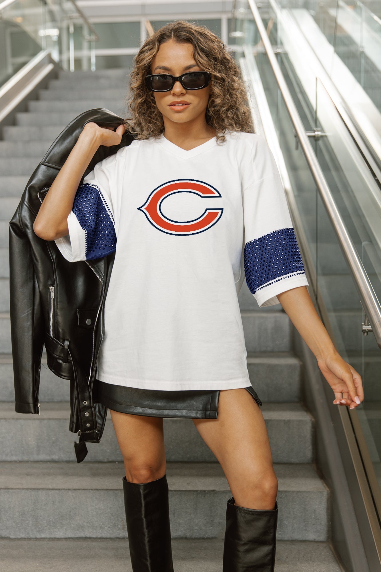 CHICAGO BEARS DOMINANCE RHINESTONE STRIPE VARSITY TEE