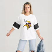 MINNESOTA VIKINGS DOMINANCE RHINESTONE STRIPE VARSITY TEE