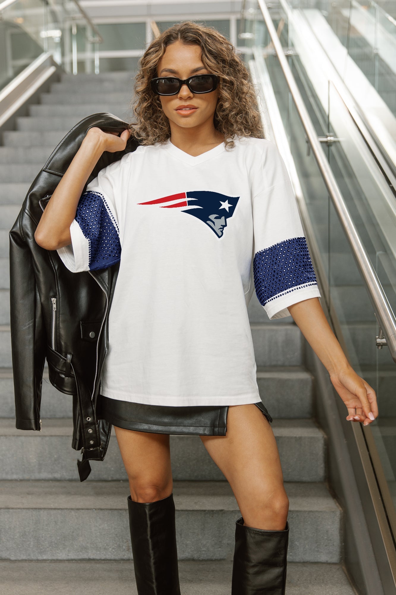 NEW ENGLAND PATRIOTS DOMINANCE RHINESTONE STRIPE VARSITY TEE