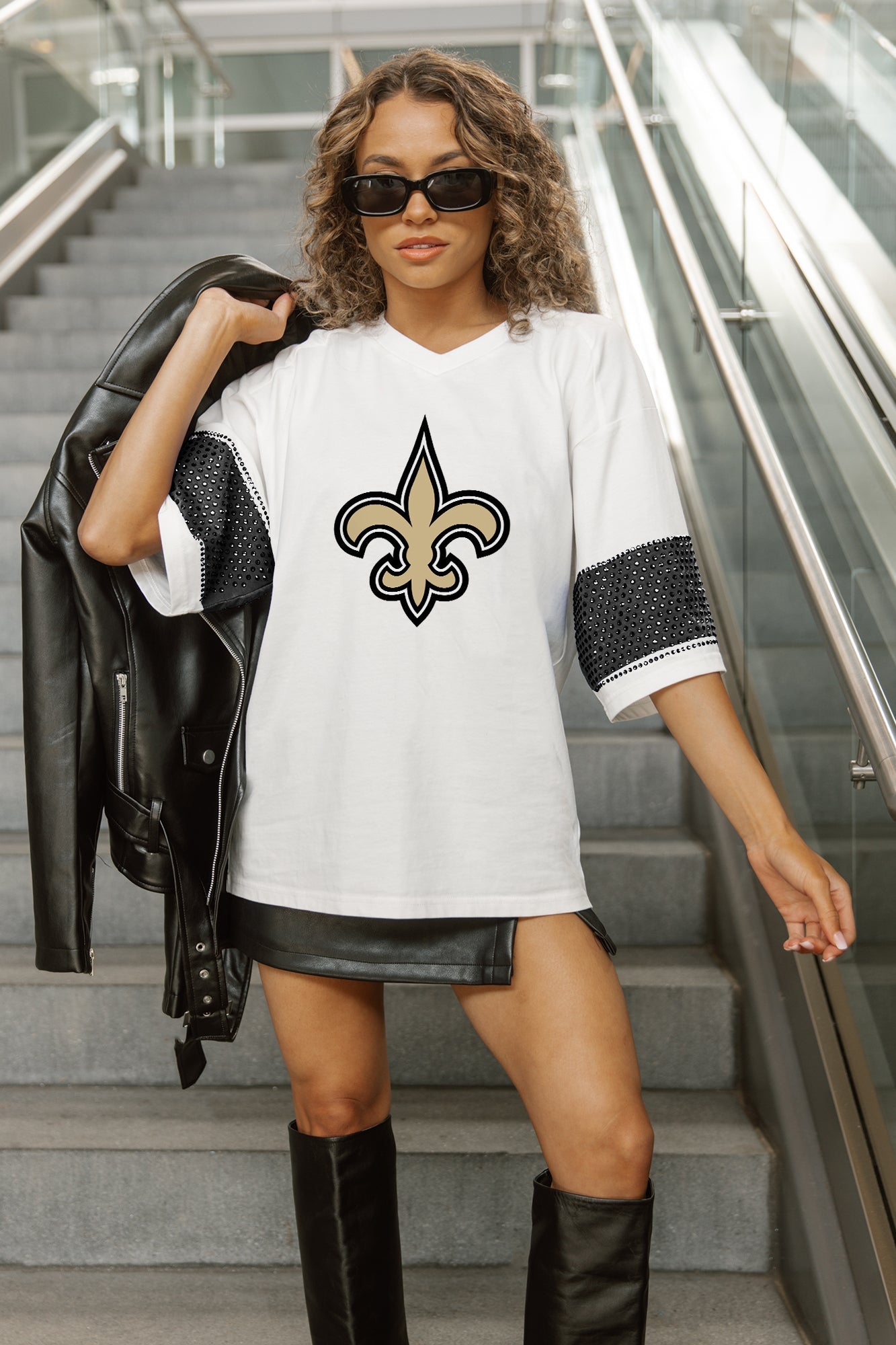 NEW ORLEANS SAINTS DOMINANCE RHINESTONE STRIPE VARSITY TEE