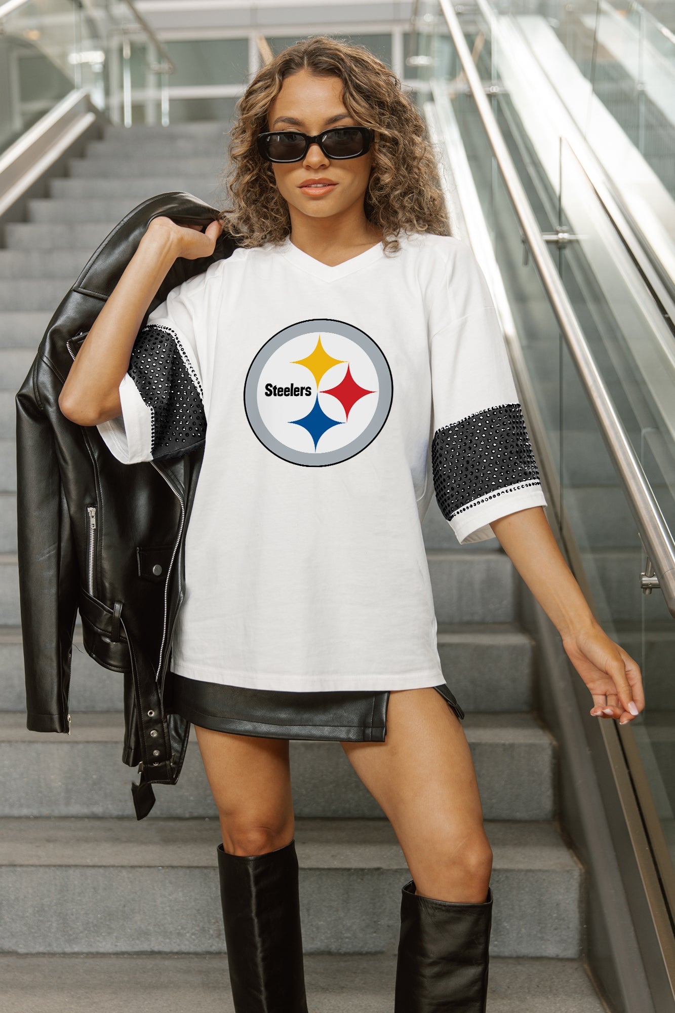 PITTSBURGH STEELERS DOMINANCE RHINESTONE STRIPE VARSITY TEE