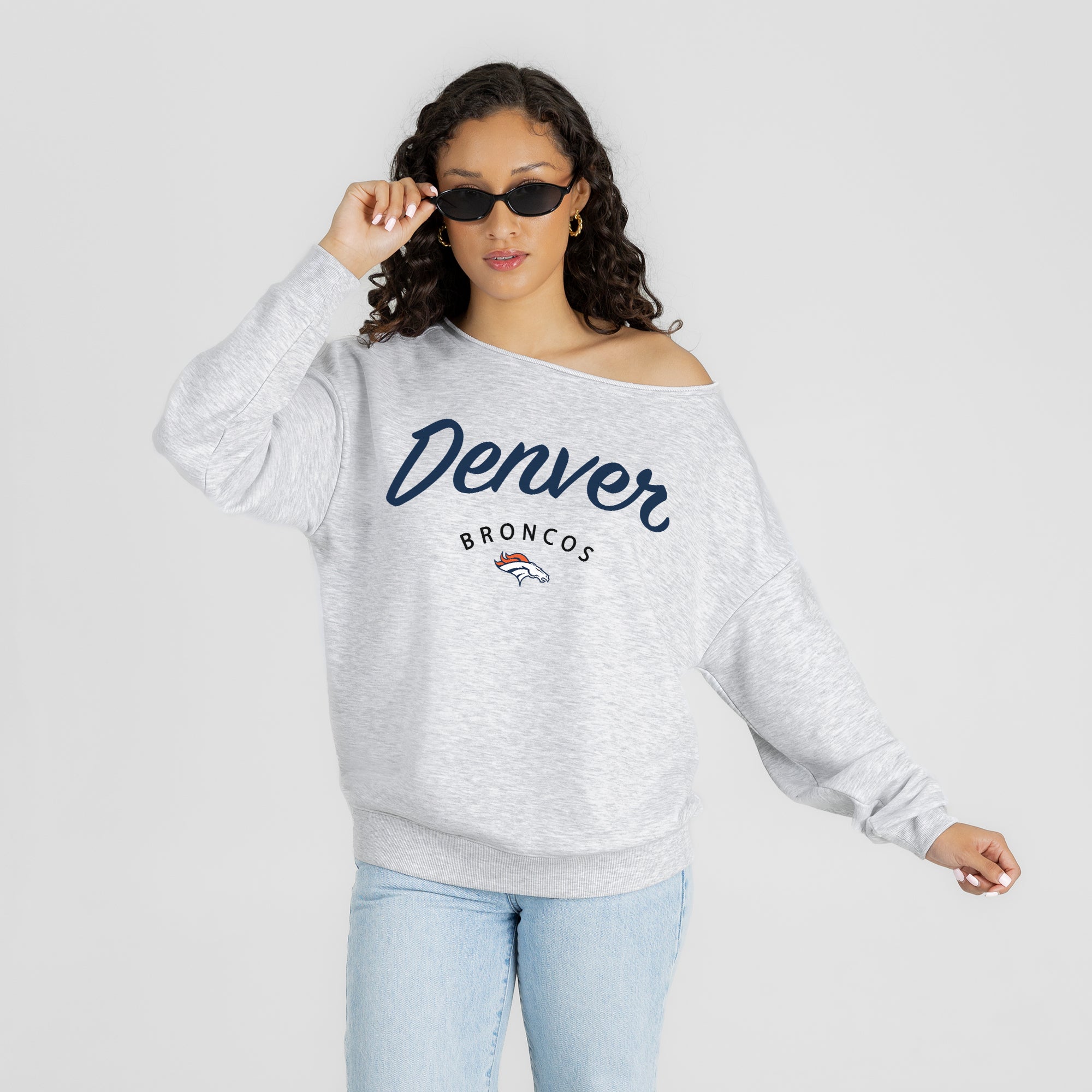 DENVER BRONCOS LEGACY STANDARD RELAXED OFF-SHOULDER TOP