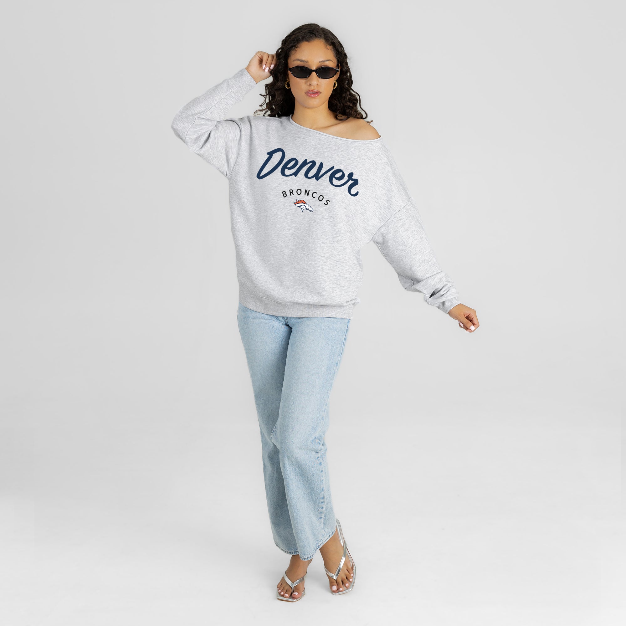 DENVER BRONCOS LEGACY STANDARD RELAXED OFF-SHOULDER TOP
