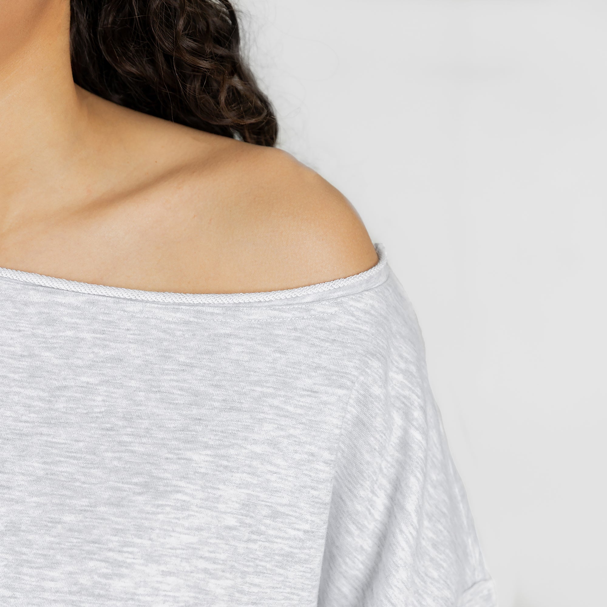 NORTH DAKOTA FIGHTING HAWKS OFFSIDES ENERGY RELAXED OFF-SHOULDER TOP