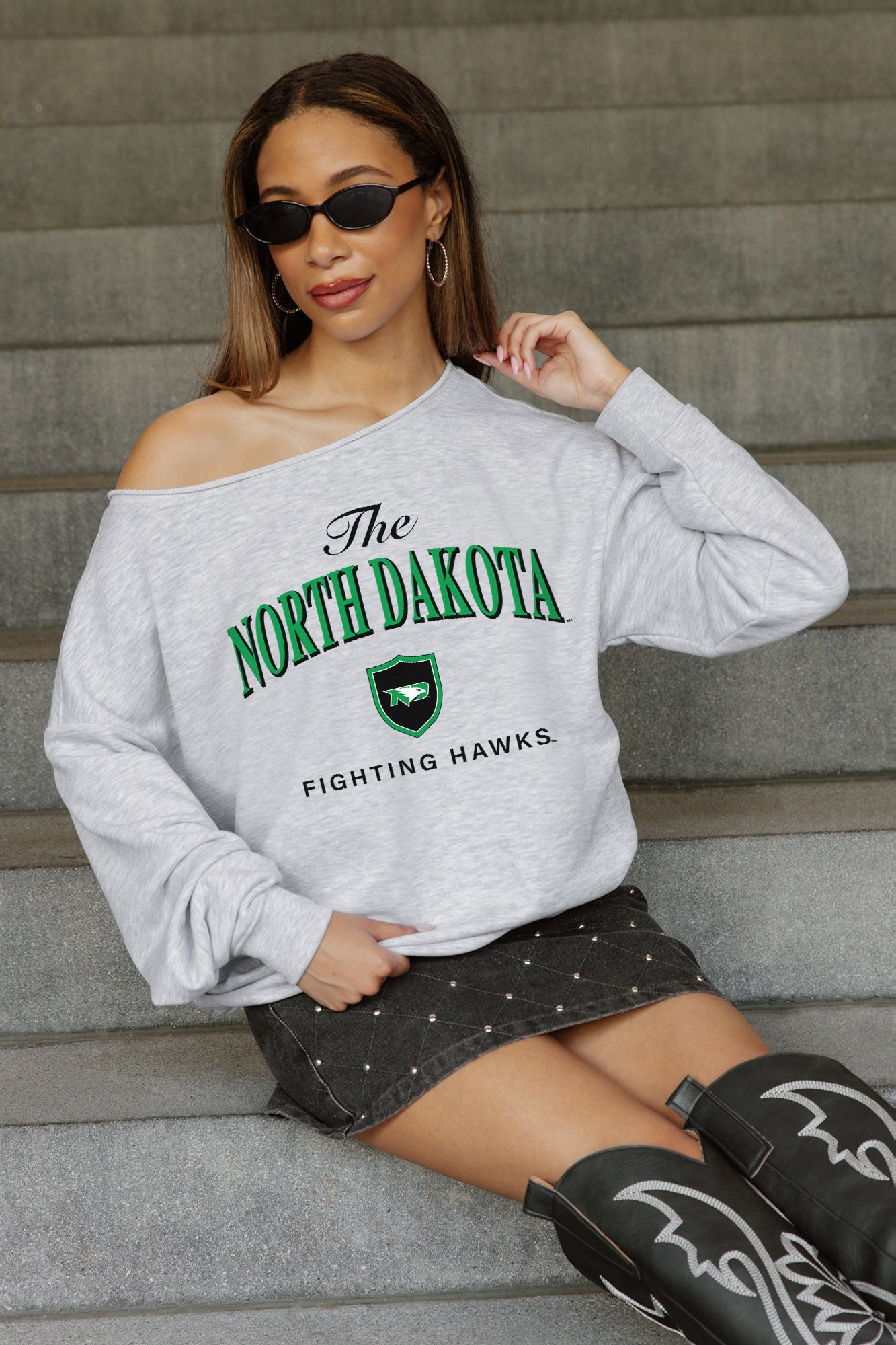 NORTH DAKOTA FIGHTING HAWKS OFFSIDES ENERGY RELAXED OFF-SHOULDER TOP