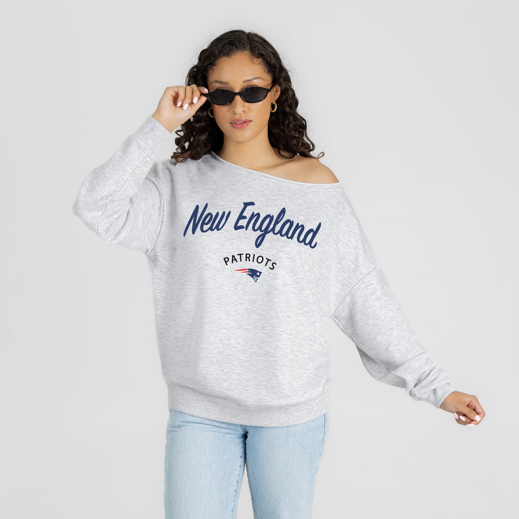 NEW ENGLAND PATRIOTS LEGACY STANDARD RELAXED OFF-SHOULDER TOP