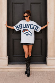 DENVER BRONCOS DRIP CULTURE RELAXED FIT CREWNECK TEE