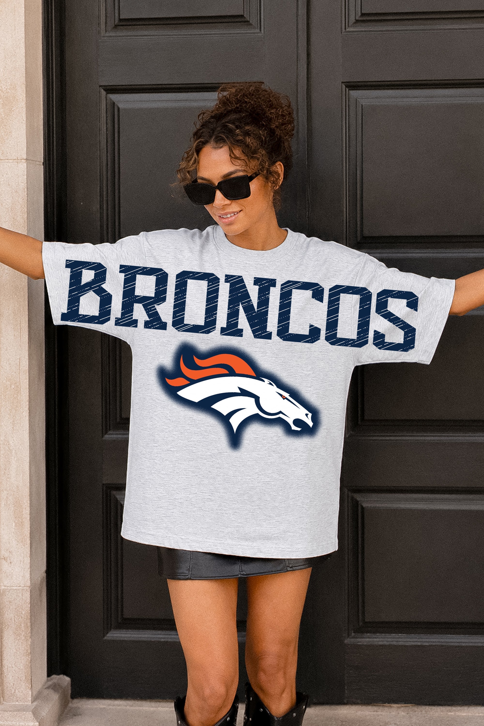 DENVER BRONCOS DRIP CULTURE RELAXED FIT CREWNECK TEE