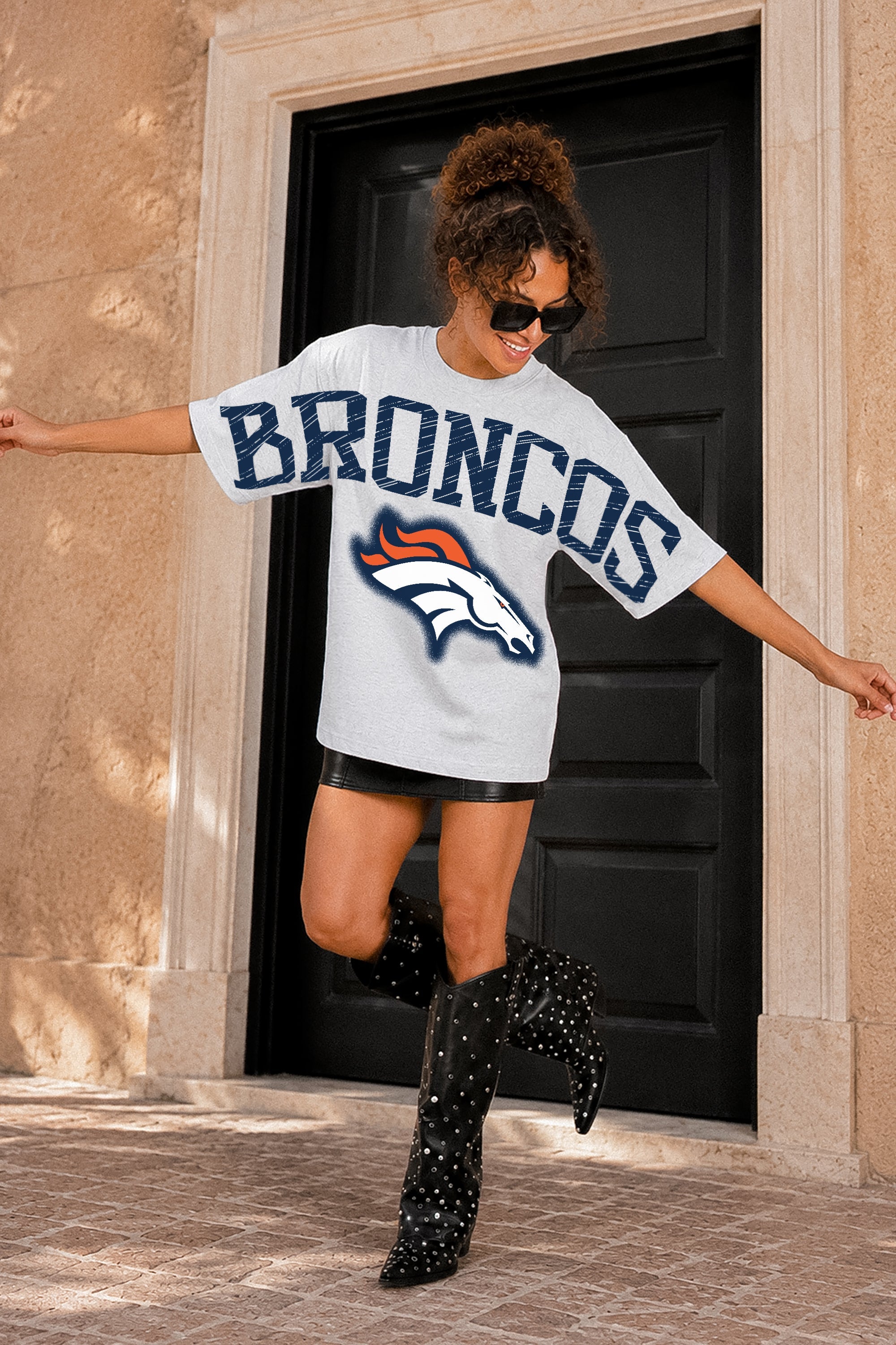 DENVER BRONCOS DRIP CULTURE RELAXED FIT CREWNECK TEE