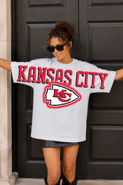 KANSAS CITY CHIEFS DRIP CULTURE RELAXED FIT CREWNECK TEE
