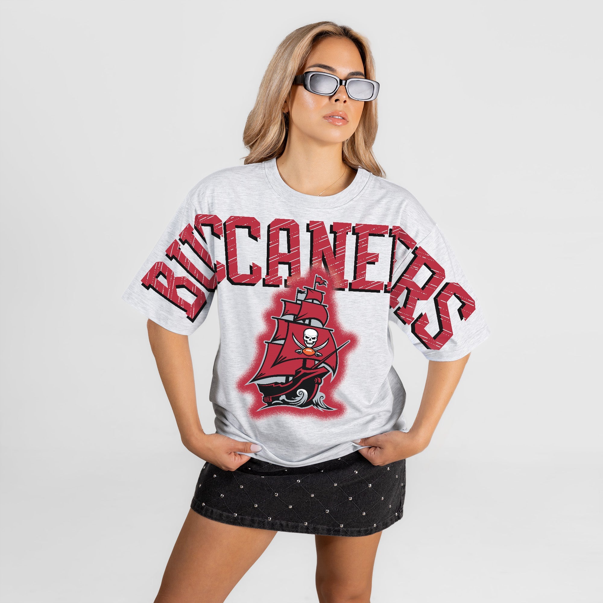 TAMPA BAY BUCCANEERS DRIP CULTURE RELAXED FIT CREWNECK TEE