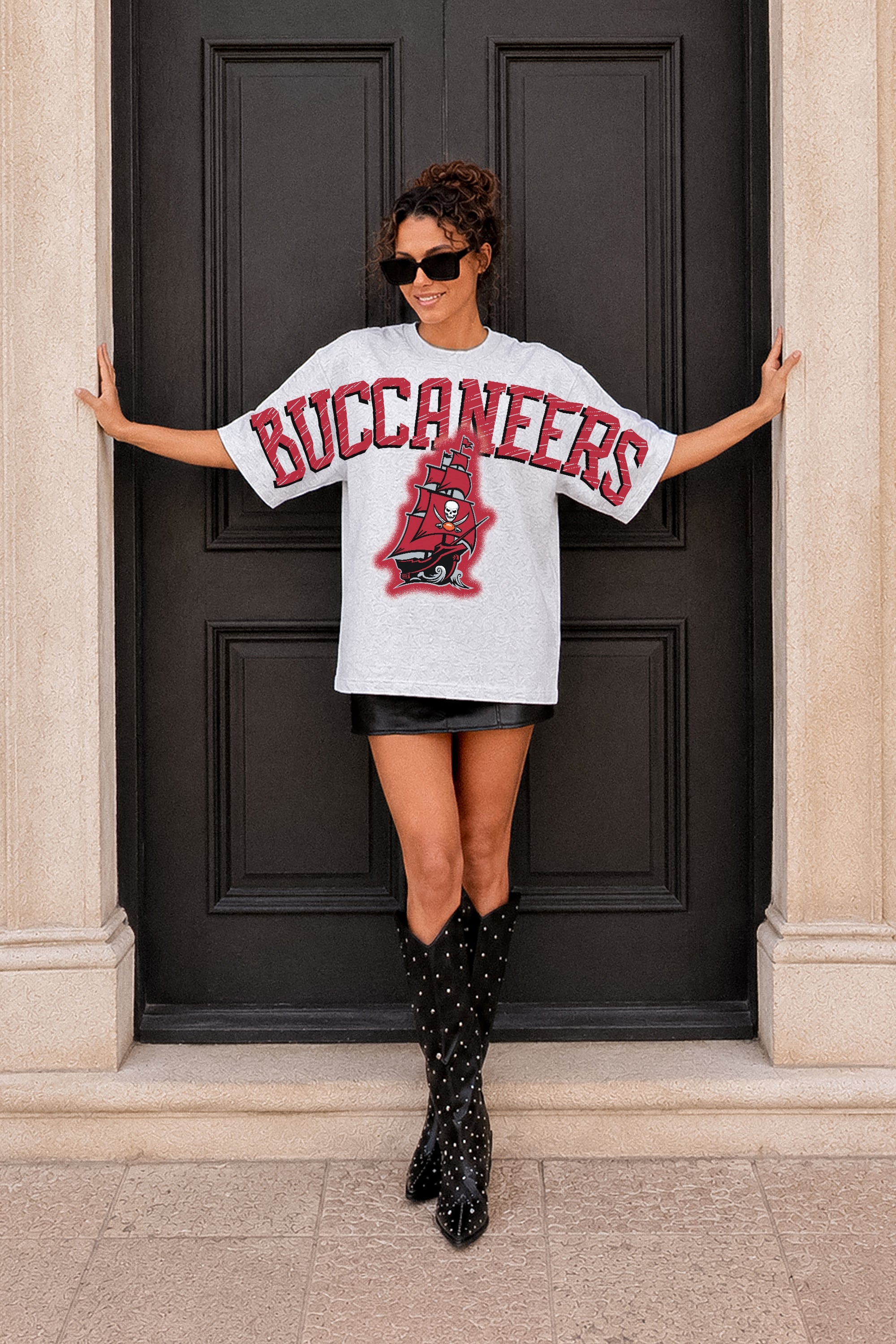 TAMPA BAY BUCCANEERS DRIP CULTURE RELAXED FIT CREWNECK TEE