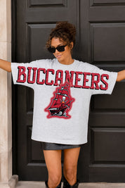 TAMPA BAY BUCCANEERS DRIP CULTURE RELAXED FIT CREWNECK TEE