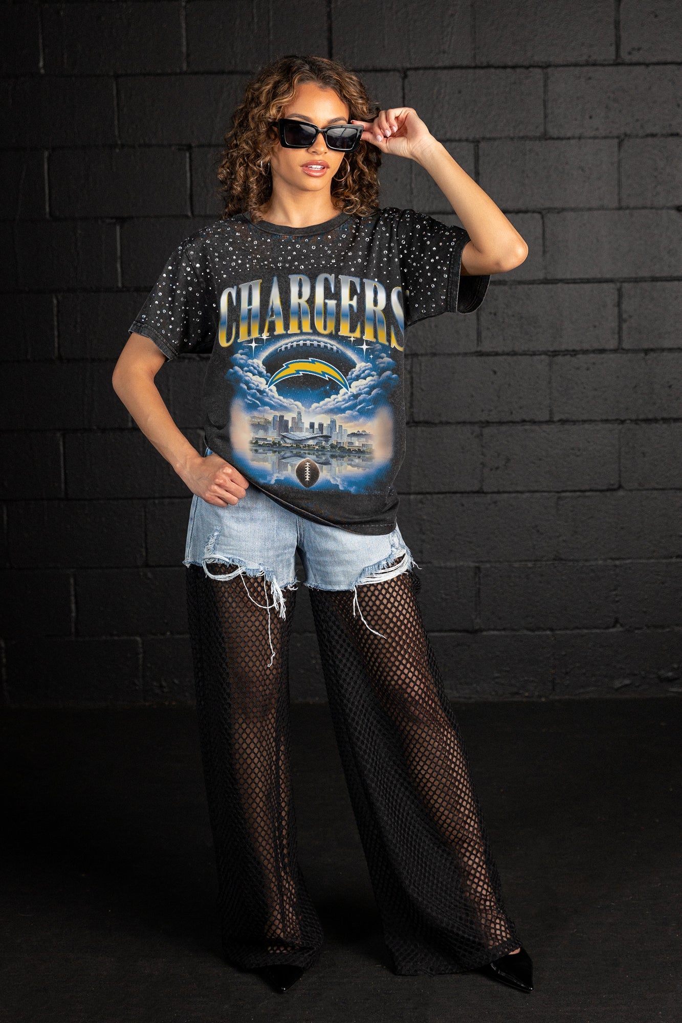 LOS ANGELES CHARGERS SKY'S THE LIMIT VINTAGE WASH RHINESTONE TEE