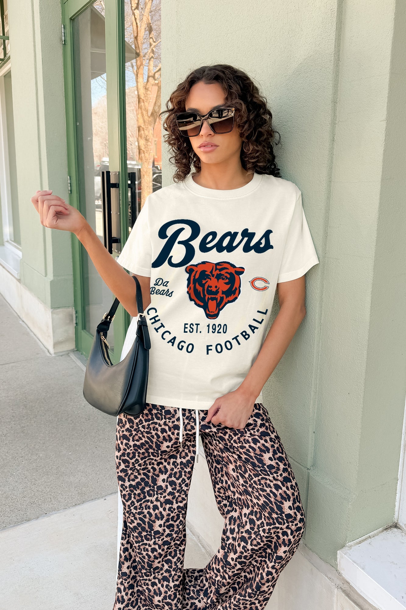 CHICAGO BEARS YOU KNOW OUR NAME CLASSIC FIT COTTON BLEND CREWNECK TEE