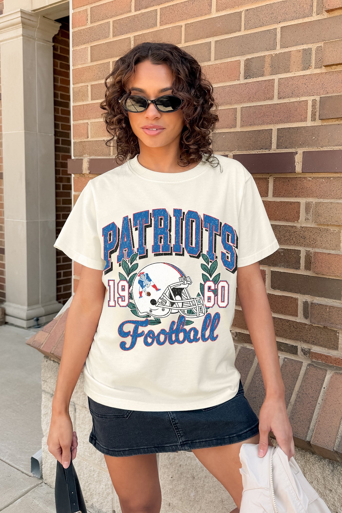 NEW ENGLAND PATRIOTS RAISED ON VICTORY CLASSIC FIT COTTON BLEND CREWNECK TEE