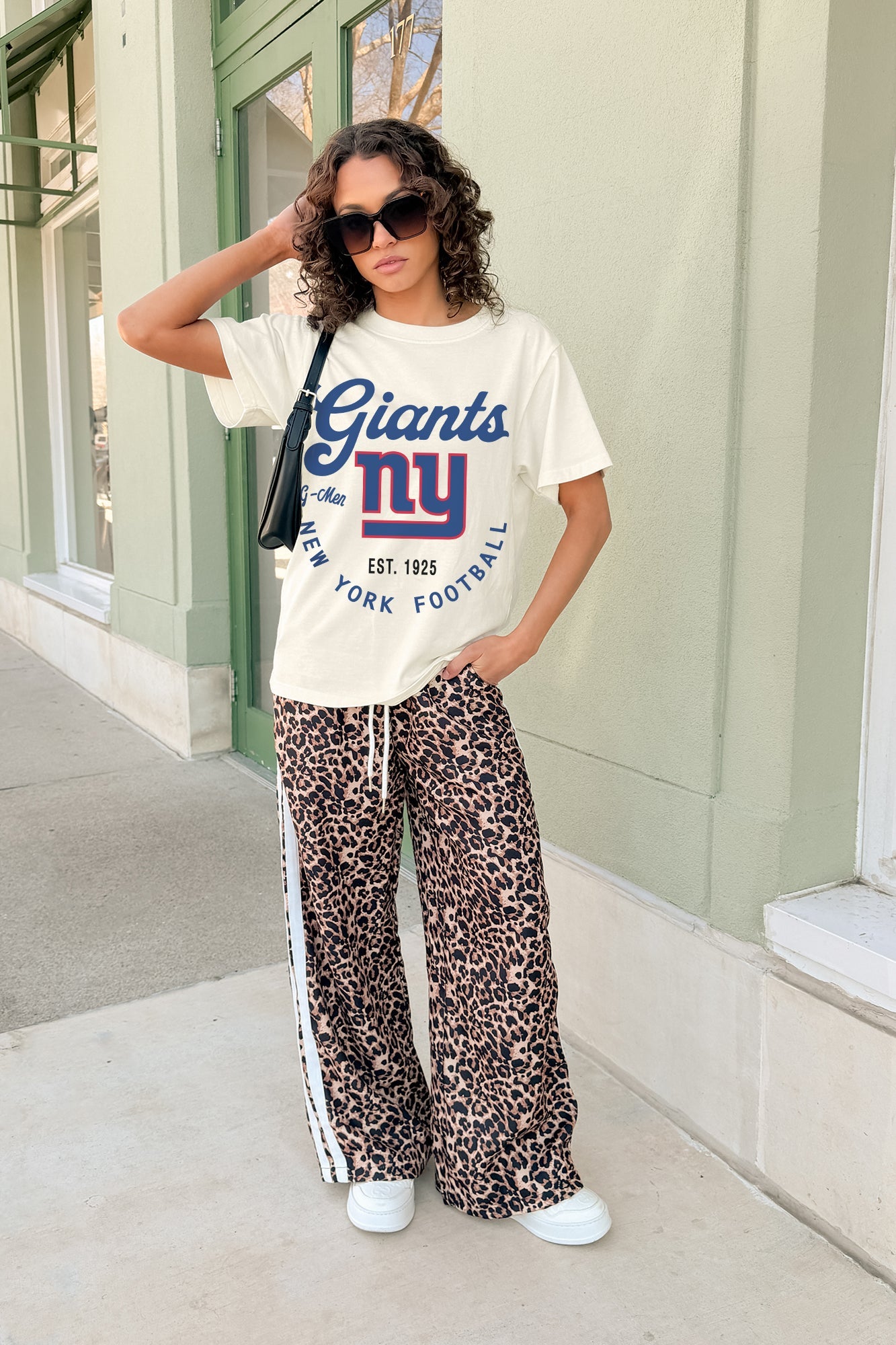 NEW YORK GIANTS YOU KNOW OUR NAME CLASSIC FIT COTTON BLEND CREWNECK TEE