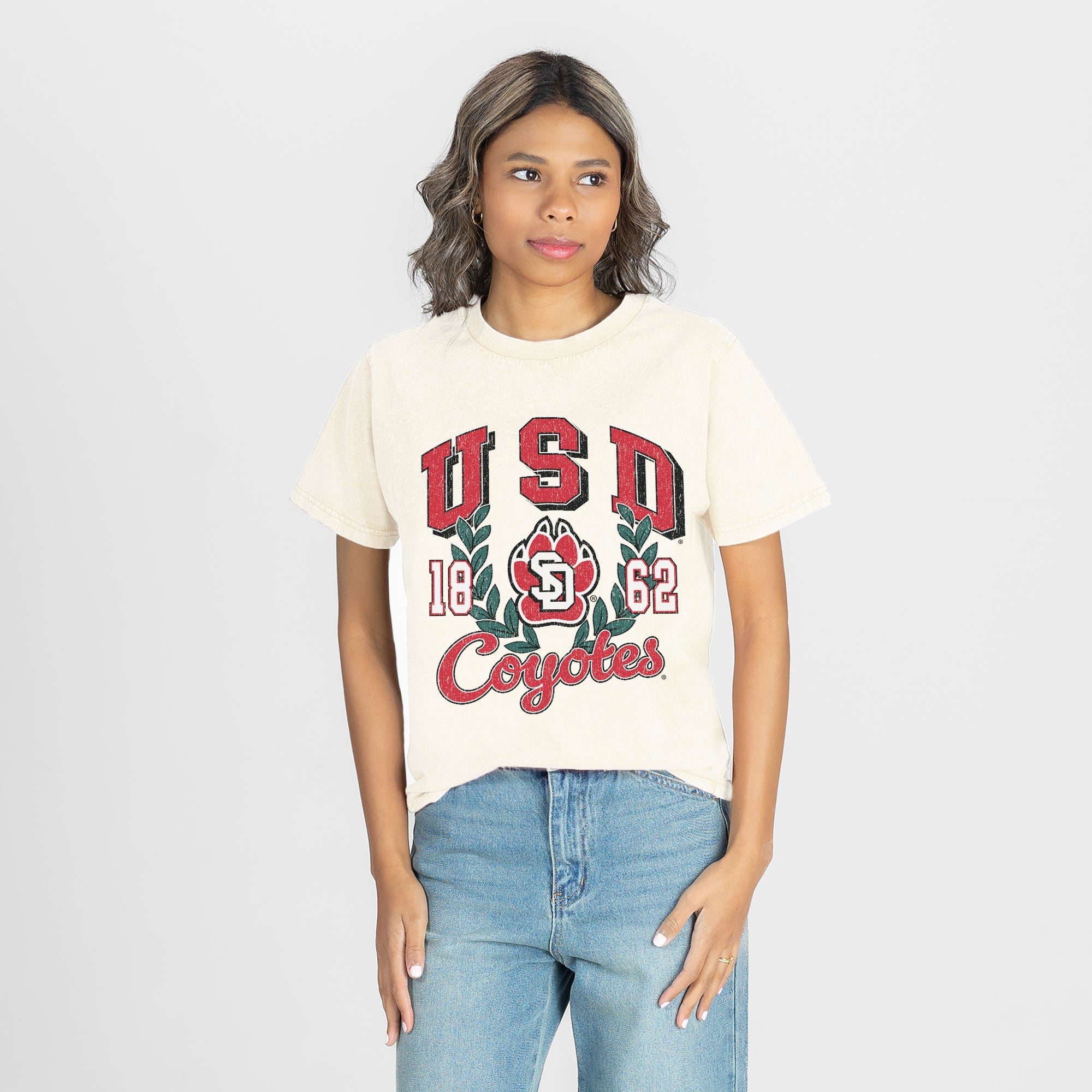 SOUTH DAKOTA COYOTES RAISED ON VICTORY CLASSIC FIT COTTON BLEND CREWNECK TEE