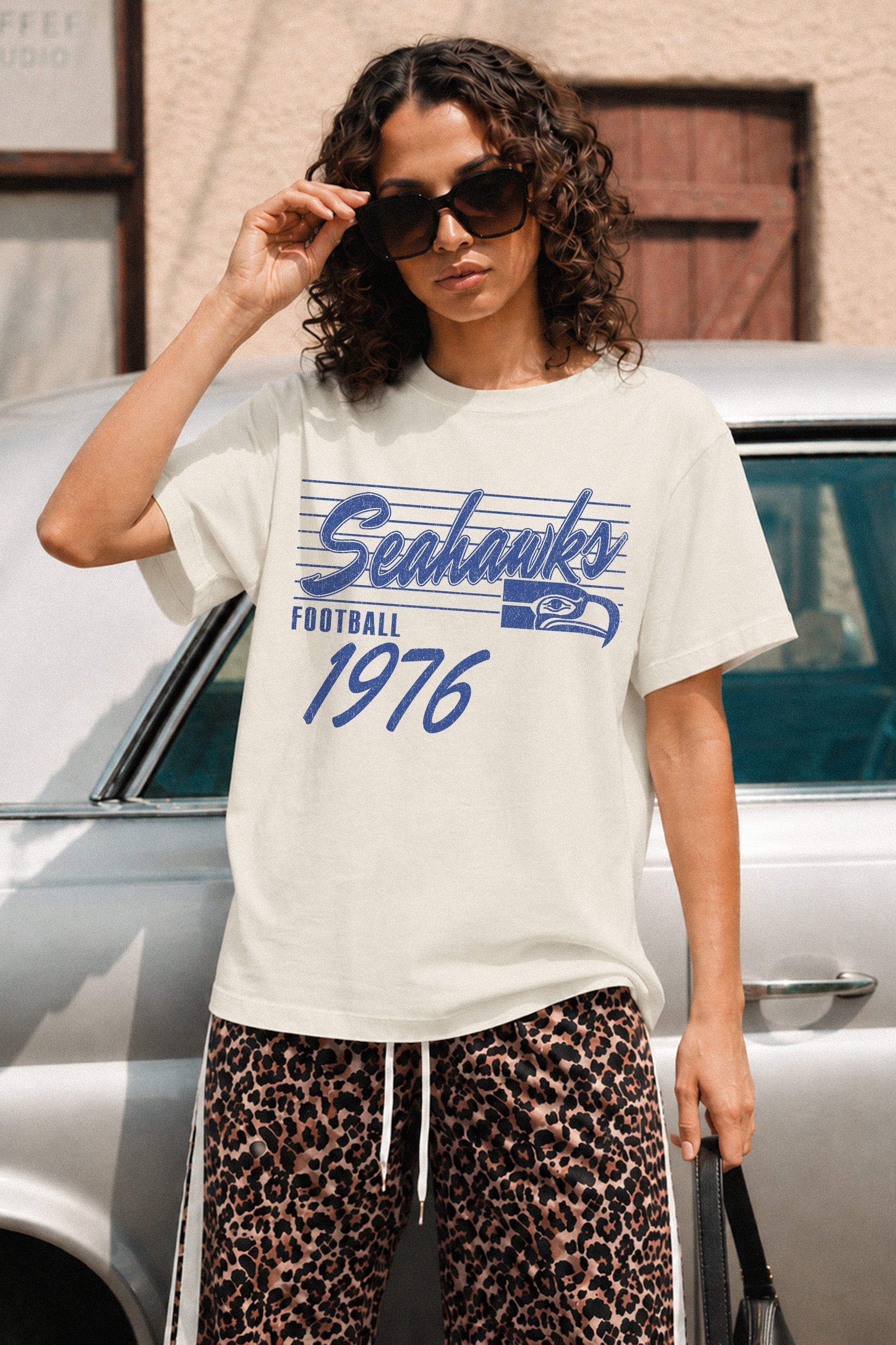SEATTLE SEAHAWKS OLD SCHOOL CLASSIC FIT COTTON BLEND CREWNECK TEE