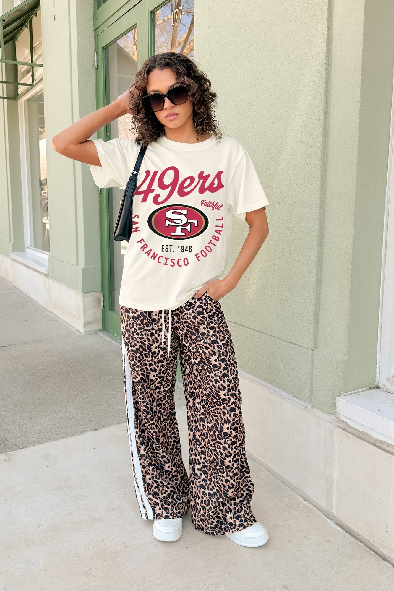 SAN FRANCISCO 49ERS YOU KNOW OUR NAME CLASSIC FIT COTTON BLEND CREWNECK TEE