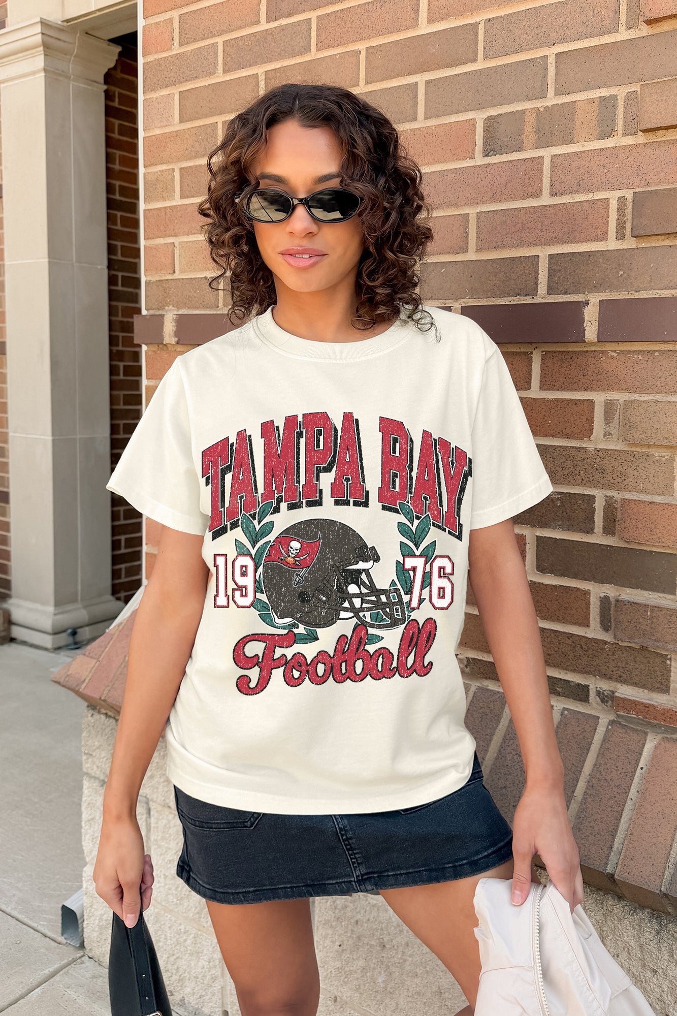 TAMPA BAY BUCCANEERS RAISED ON VICTORY CLASSIC FIT COTTON BLEND CREWNECK TEE