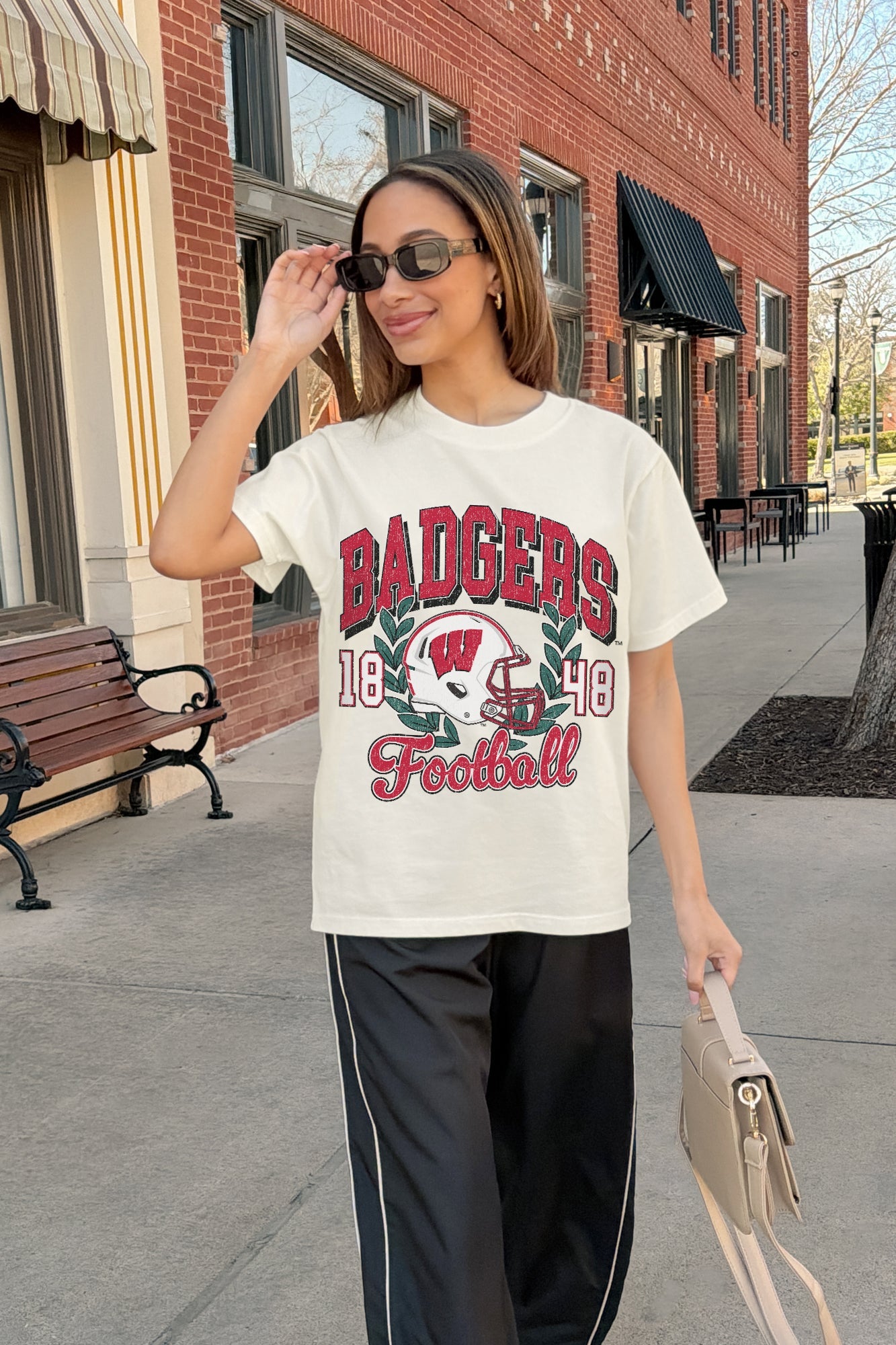 WISCONSIN BADGERS RAISED ON VICTORY CLASSIC FIT COTTON BLEND CREWNECK TEE