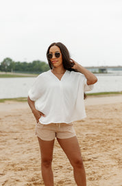 PERCY RELAXED FIT WOVEN V-NECK BLOUSE IN WHITE