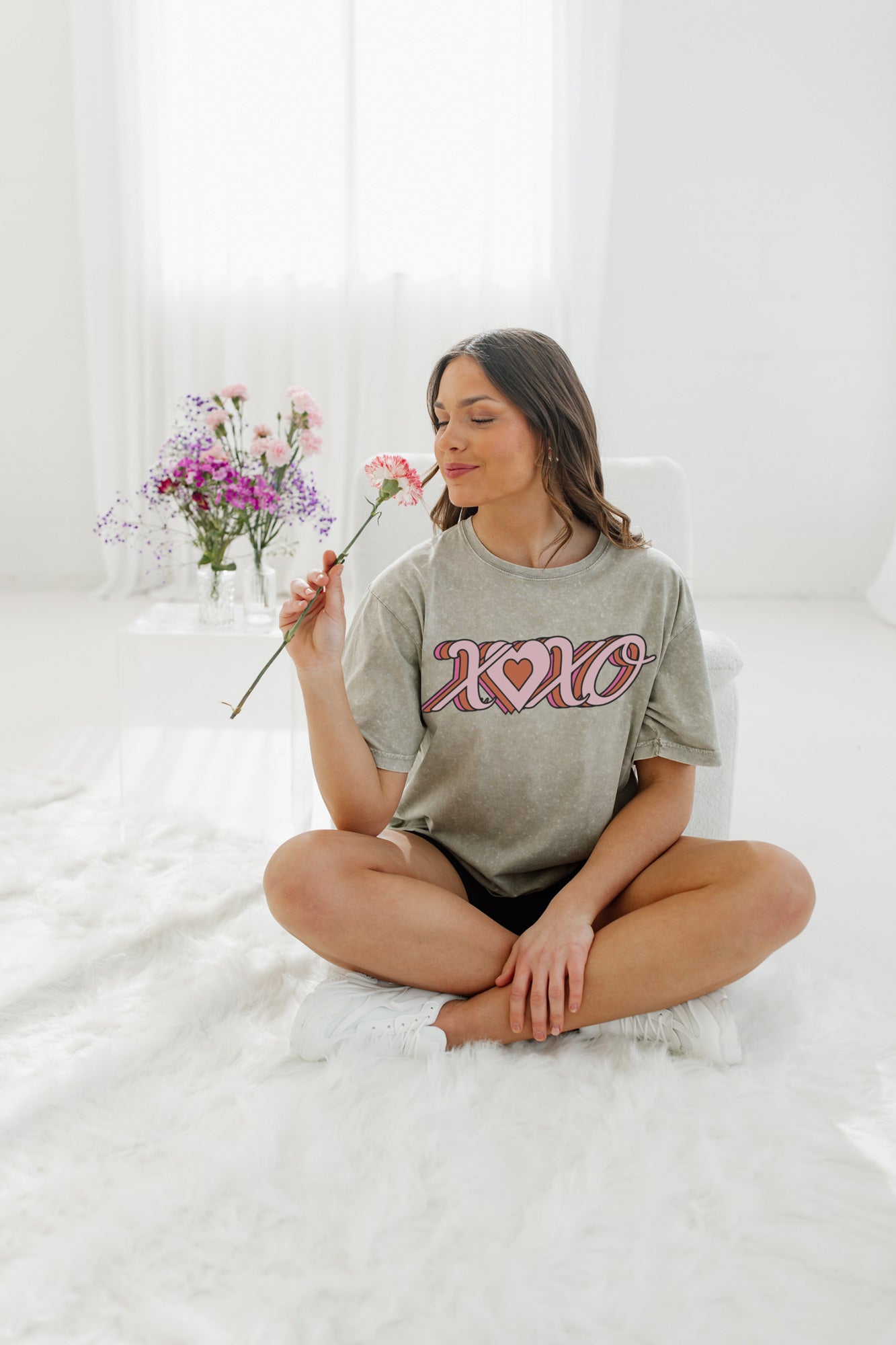 HUGS & KISSES VINTAGE WASH BOYFRIEND TEE