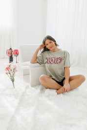 HUGS & KISSES VINTAGE WASH BOYFRIEND TEE