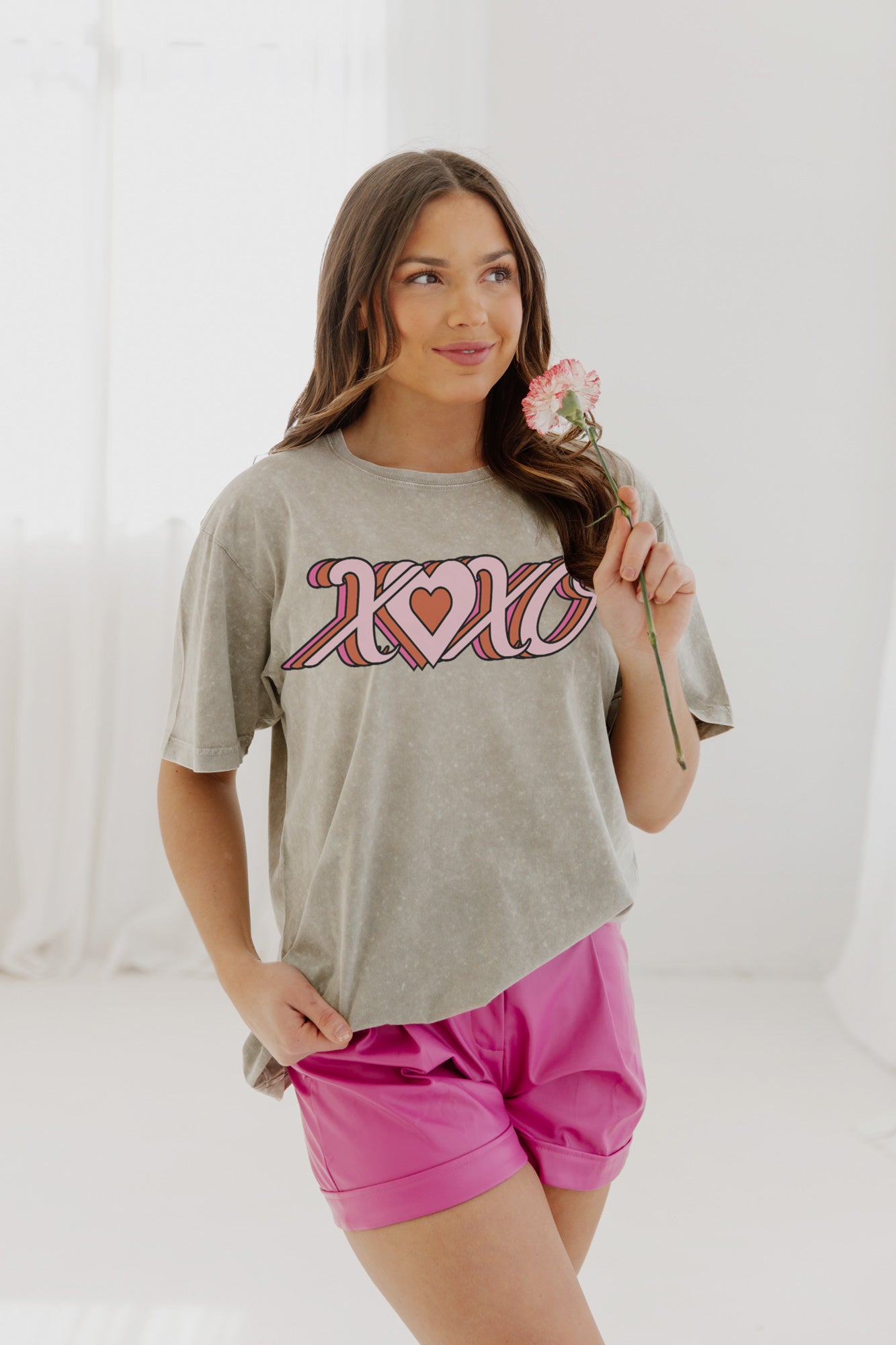 HUGS & KISSES VINTAGE WASH BOYFRIEND TEE