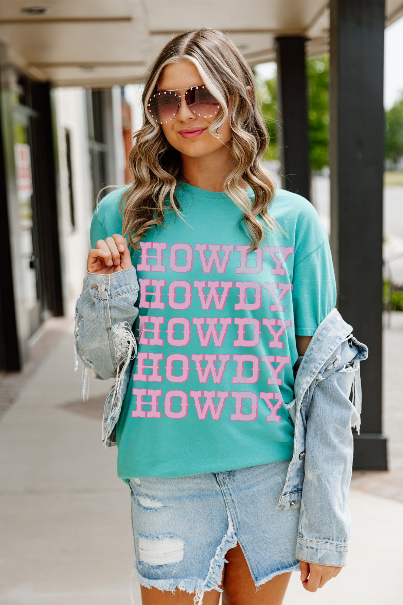 WE SAY HOWDY GARMENT DYED BOYFRIEND TEE IN GREEN