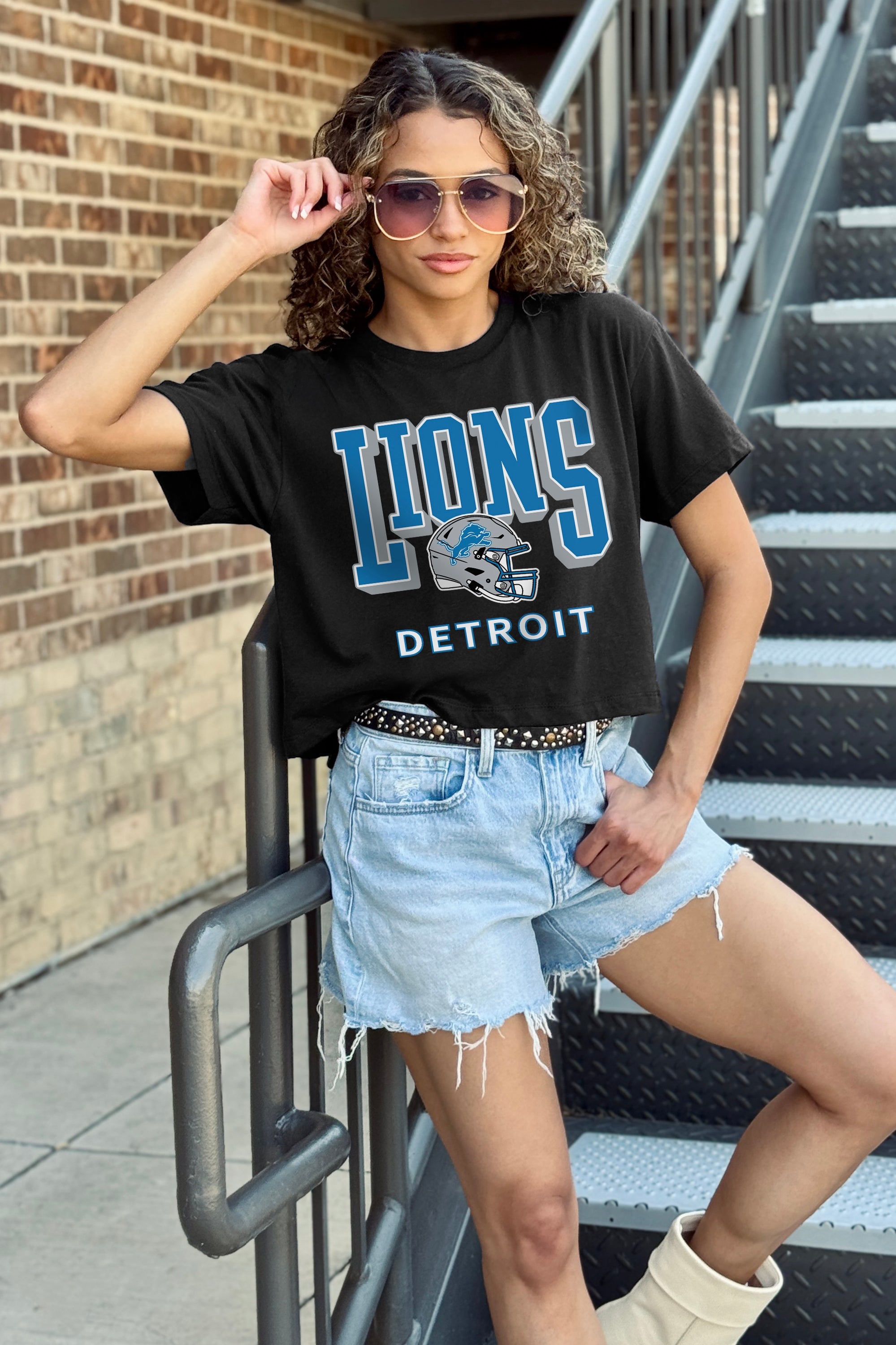 DETROIT LIONS PURE VICTORY CLASSIC CROP TEE
