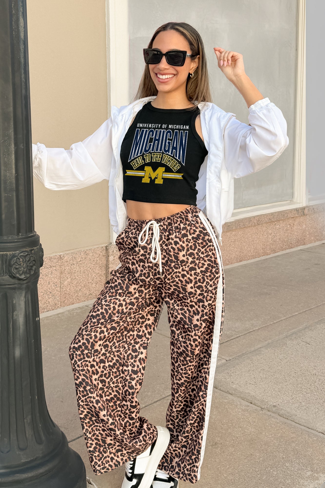 MICHIGAN WOLVERINES MIC DROP ESSENTIAL RIBBED CROP TANK