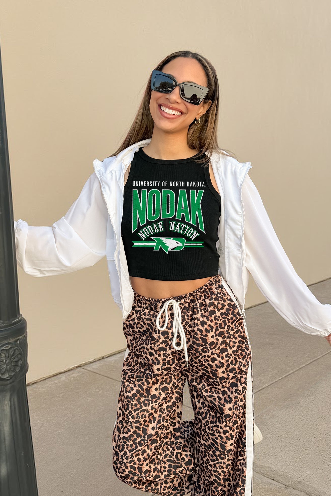 NORTH DAKOTA FIGHTING HAWKS MIC DROP ESSENTIAL RIBBED CROP TANK