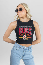 TAMPA BAY BUCCANEERS MIC DROP ESSENTIAL RIBBED CROP TANK