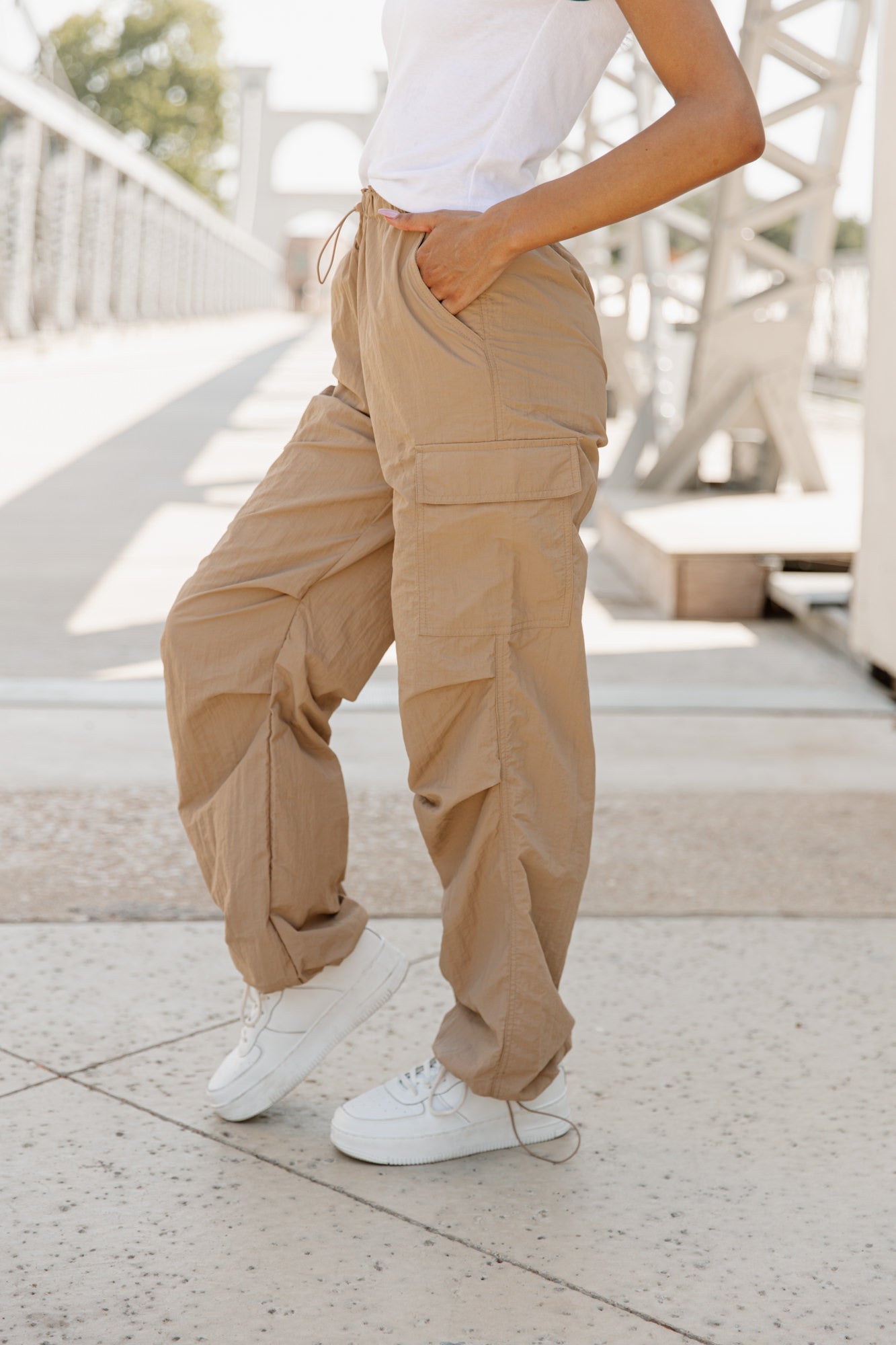 KINDRED PARACHUTE CARGO PANTS - KHAKI – Gameday Couture