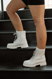 STRUTTIN IN SPARKLES BOOTS IN IVORY