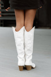 WILD WEST WANDERER BOOTS IN WHITE