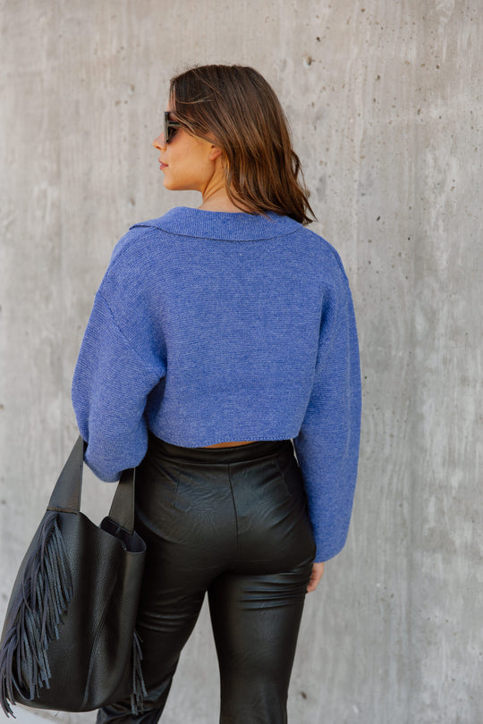 CHEYENNE V-NECK COLLAR WITH DROP SHOULDER SWEATER IN BLUE