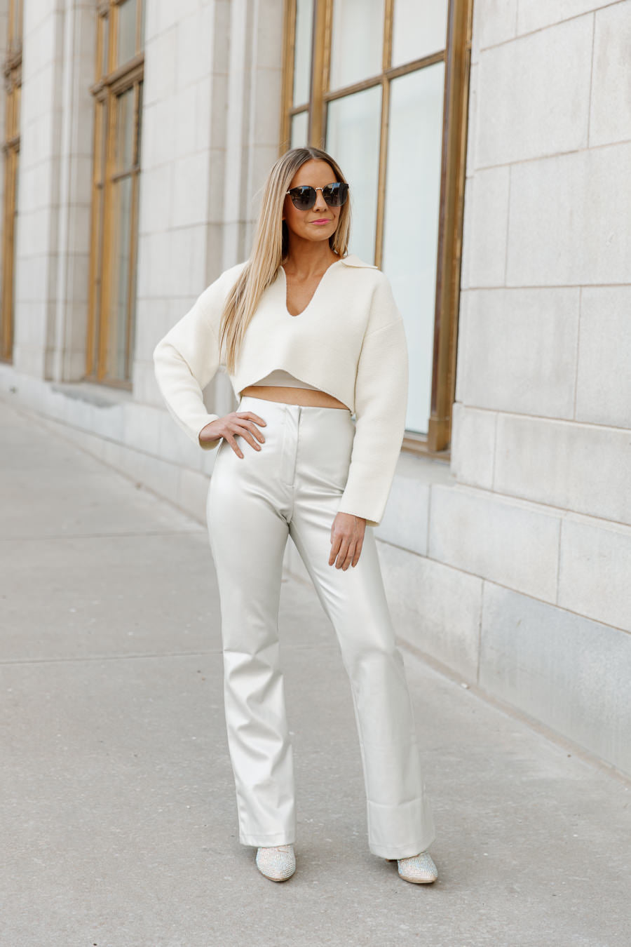 CHEYENNE V-NECK COLLAR WITH DROP SHOULDER SWEATER IN IVORY