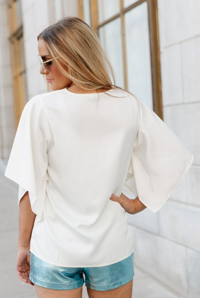MORWEN V-NECK BAT BLOUSE IN WHITE
