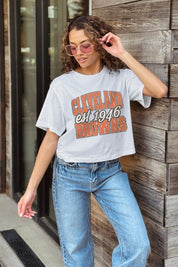 CLEVELAND BROWNS DEEP ROOTS BOXY FIT CROPPED TEE