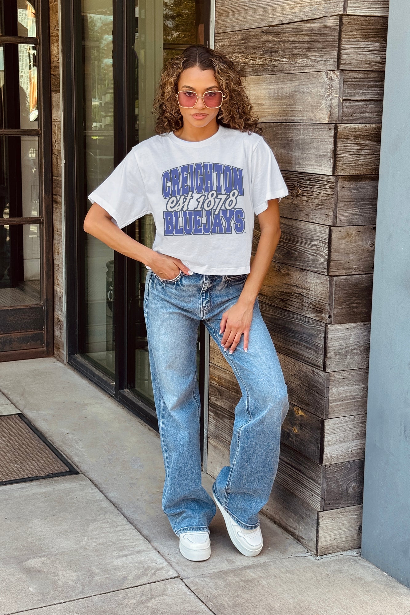 CREIGHTON BLUEJAYS DEEP ROOTS BOXY FIT WOMEN'S CROPPED TEE