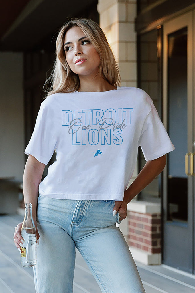 DETROIT LIONS KEEP PLAYING BOXY FIT WOMEN'S CROP TEE